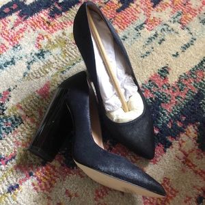 Renvy navy calf hair Caleigh cupped heel pump sz 7